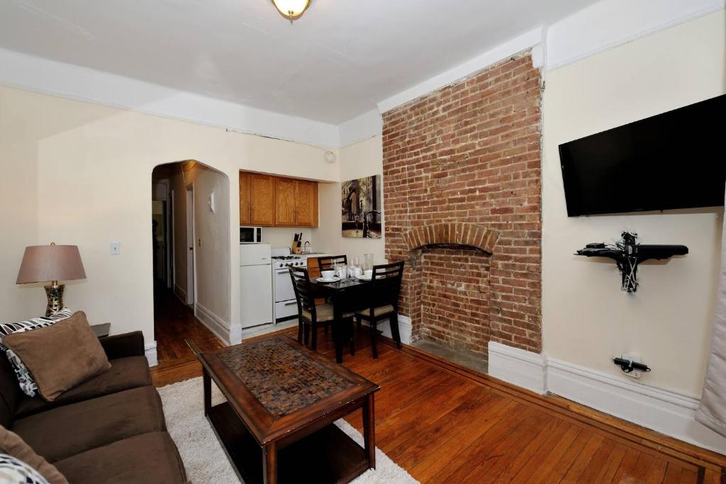 types of furnished rental agreements